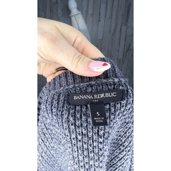 Banana Republic Women's V-Neck Knit Gray Pullover Sweater Size‎ Small - Picture 6 of 6